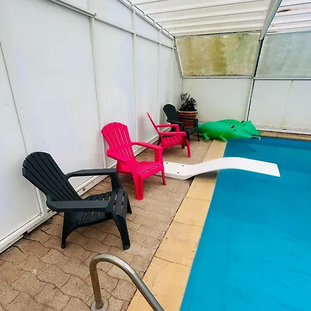 Le Havre Provencal De Luynes - Grande Avec Piscine Jardin Et Loisirs Pres *